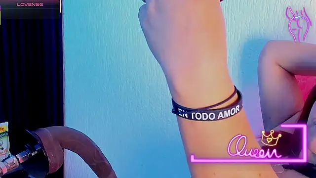 Snapshot of Aliyahsstone chatting on 01-09-26, 12:08 Aliyahsstone online show from 01-09-26, 12:08