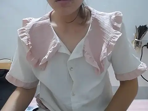 Hannie 26 online show from 10-28-25, 02:09