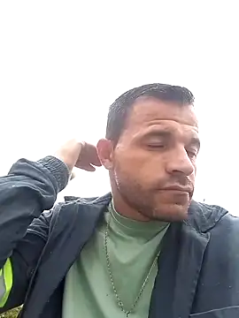 Snapshot of Claudiokkkkk chatting on 12-22-25, 12:02 Claudiokkkkk online show from 12-22-25, 12:02