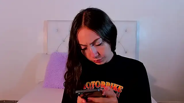 Snapshot of LaiaColliinss chatting on 10-09-25, 05:11 LaiaColliinss online show from 10-09-25, 05:11