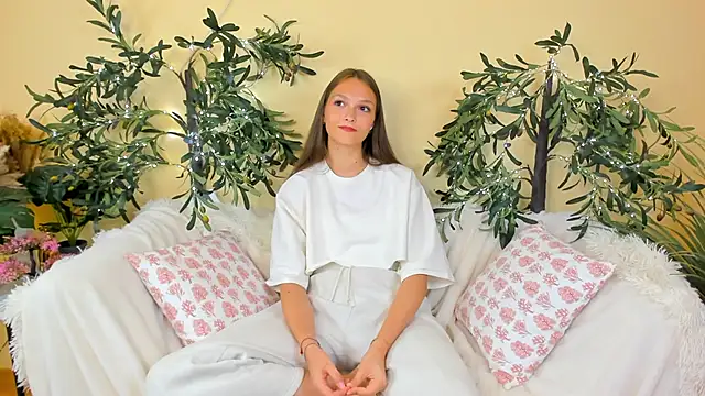 Snapshot of KailaTerres chatting on 09-19-25, 08:27 KailaTerres online show from 09-19-25, 08:27