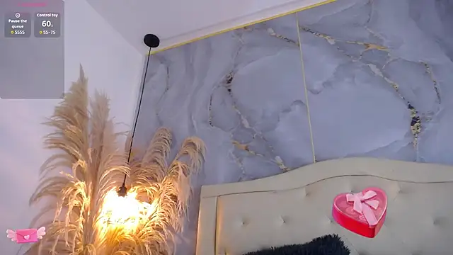 Snapshot of Samy_moore14 chatting on 11-14-25, 01:54 Samy moore14 online show from 11-14-25, 01:54