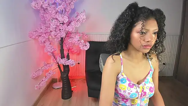 Snapshot of natalia_blue chatting on 10-02-25, 03:41 natalia blue online show from 10-02-25, 03:41