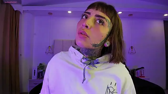 Gyal 8  online show from 01-10-26, 03:08