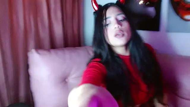 Snapshot of ladymooncs chatting on 10-04-25, 03:59 ladymooncs online show from 10-04-25, 03:59