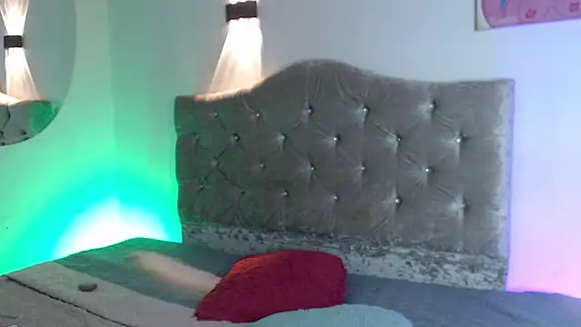 ladymooncs online show from 04-16-26, 03:57