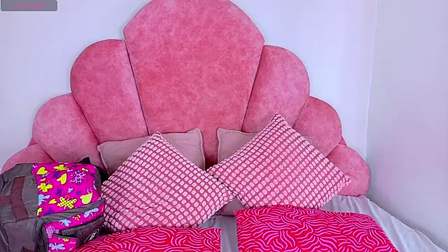 MyApril   online show from 01-09-26, 11:46