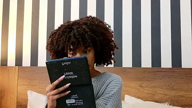 Stellaciel  online show from 10-24-25, 10:28