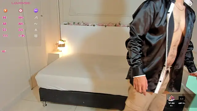 Snapshot of LandonRush5 chatting on 09-21-25, 07:48 LandonRush5 online show from 09-21-25, 07:48