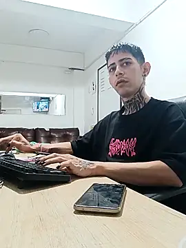 Kriss Mercury online show from 10-30-25, 03:52