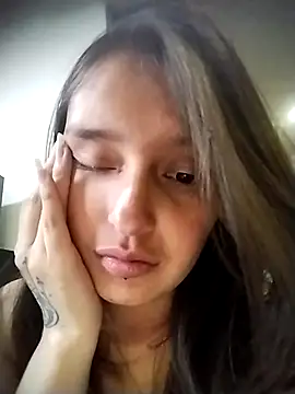 Karla-giraldo  online show from 10-09-25, 09:02