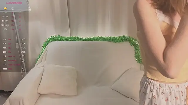 Snapshot of blooming_rosee chatting on 01-08-26, 04:53 blooming rosee online show from 01-08-26, 04:53