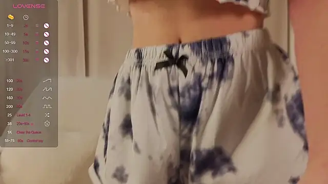 Snapshot of blooming_rosee chatting on 02-20-26, 10:32 blooming rosee online show from 02-20-26, 10:32