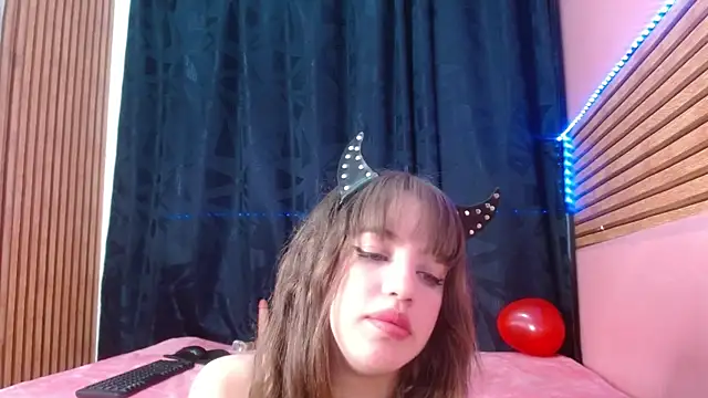 Snapshot of Melii_idalgo chatting on 10-08-25, 10:51 Melii idalgo online show from 10-08-25, 10:51