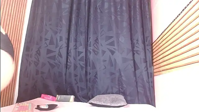 Snapshot of Melii_idalgo chatting on 11-28-25, 03:09 Melii idalgo online show from 11-28-25, 03:09