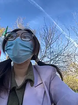 Snapshot of fioralba chatting on 10-28-25, 01:58 fioralba online show from 10-28-25, 01:58