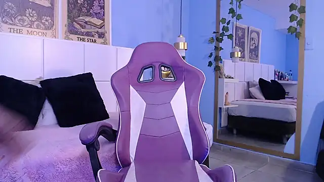 Snapshot of PenelopeBond chatting on 12-05-25, 07:17 PenelopeBond online show from 12-05-25, 07:17