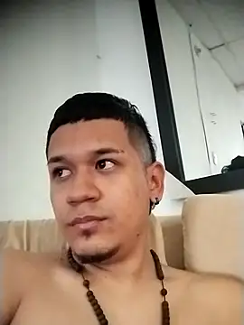 Snapshot of Mohamedxxx13 chatting on 09-22-25, 04:31 Mohamedxxx13 online show from 09-22-25, 04:31