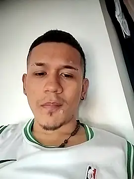 Snapshot of Mohamedxxx13 chatting on 10-01-25, 03:40 Mohamedxxx13 online show from 10-01-25, 03:40