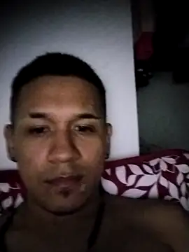 Snapshot of Mohamedxxx13 chatting on 10-03-25, 05:04 Mohamedxxx13 online show from 10-03-25, 05:04