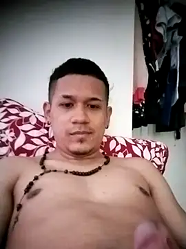 Snapshot of Mohamedxxx13 chatting on 10-05-25, 03:10 Mohamedxxx13 online show from 10-05-25, 03:10