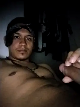 Snapshot of Mohamedxxx13 chatting on 10-15-25, 05:51 Mohamedxxx13 online show from 10-15-25, 05:51