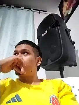 Snapshot of Mohamedxxx13 chatting on 10-18-25, 11:05 Mohamedxxx13 online show from 10-18-25, 11:05