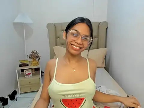 Snapshot of athinawilliams chatting on 11-28-25, 02:03 athinawilliams online show from 11-28-25, 02:03