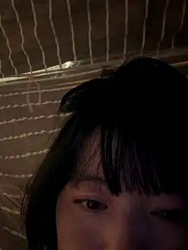 Snapshot of Tramy_xx chatting on 10-11-25, 01:53 Tramy xx online show from 10-11-25, 01:53