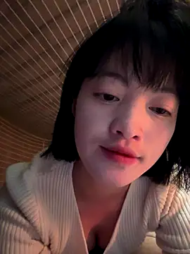 Snapshot of Tramy_xx chatting on 10-21-25, 06:58 Tramy xx online show from 10-21-25, 06:58