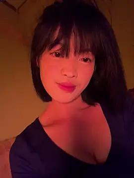 Snapshot of Tramy_xx chatting on 02-11-26, 01:49 Tramy xx online show from 02-11-26, 01:49