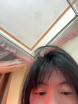 Snapshot of Tramy_xx chatting on 02-14-26, 12:02 Tramy xx online show from 02-14-26, 12:02