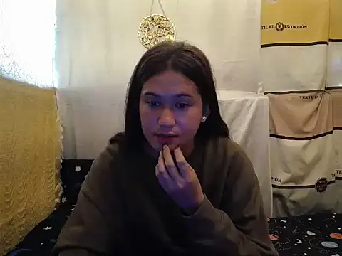 girlyesha online show from 10-15-25, 01:17