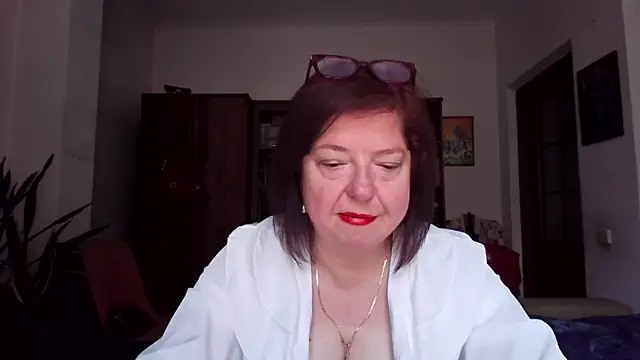 Snapshot of Violet_Pulse chatting on 06-22-26, 07:38 Violet Pulse online show from 06-22-26, 07:38