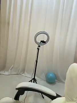 Snapshot of AZ37866 chatting on 05-18-26, 04:29 AZ37866 online show from 05-18-26, 04:29