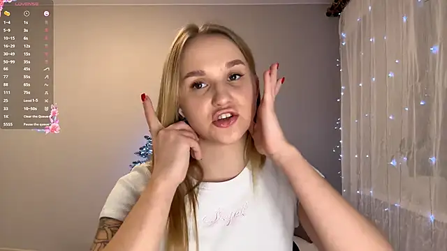 TanekaBoitel online show from 12-15-25, 03:16