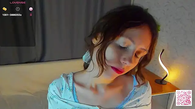 Snapshot of DelilahConsalvo chatting on 10-19-25, 06:08 DelilahConsalvo online show from 10-19-25, 06:08