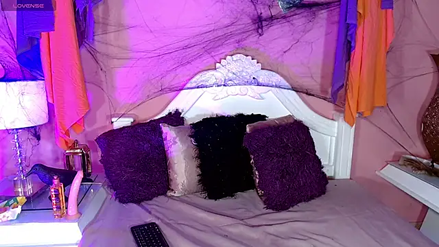  IsabellaRousse online show from 10-18-25, 07:47