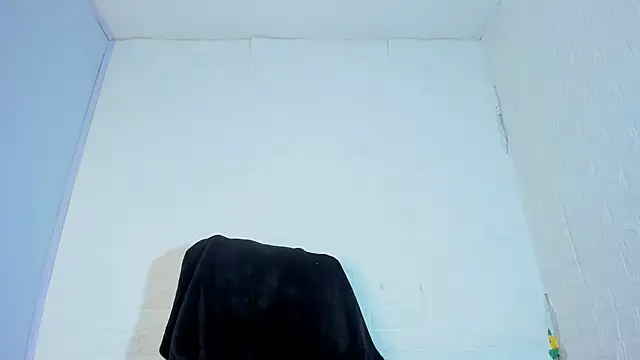 Snapshot of Marian_Cristal chatting on 12-19-25, 01:56 Marian Cristal online show from 12-19-25, 01:56