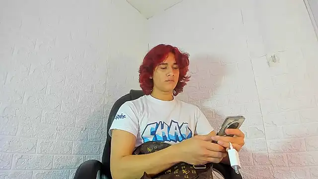 Snapshot of Marian_Cristal chatting on 01-06-26, 02:59 Marian Cristal online show from 01-06-26, 02:59