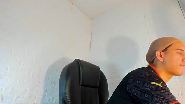 Snapshot of Marian_Cristal chatting on 02-01-26, 12:31 Marian Cristal online show from 02-01-26, 12:31