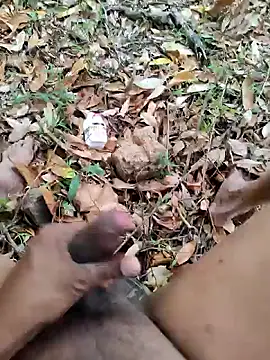 Snapshot of DICKLANKA chatting on 10-11-25, 07:18 DICKLANKA online show from 10-11-25, 07:18