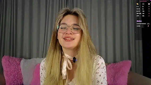 vivyboo111 online show from 11-22-25, 08:30