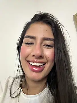 Snapshot of Julieta_Duque chatting on 04-23-26, 11:51 Julieta Duque online show from 04-23-26, 11:51