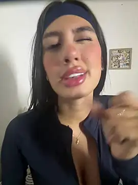 Snapshot of Julieta_Duque chatting on 06-16-26, 03:31 Julieta Duque online show from 06-16-26, 03:31