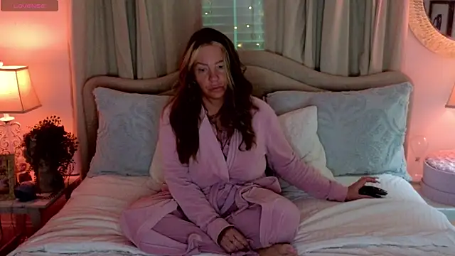 STIFFLERSMOMM online show from 04-25-26, 11:35