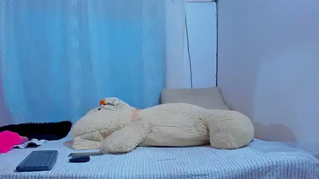 Snapshot of Maturealiciaray chatting on 10-23-25, 03:50 Maturealiciaray online show from 10-23-25, 03:50