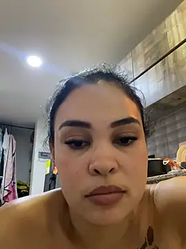 Snapshot of FOX_LATINA chatting on 06-25-26, 05:12 FOX LATINA online show from 06-25-26, 05:12