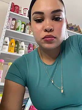 Snapshot of FOX_LATINA chatting on 07-15-26, 09:31 FOX LATINA online show from 07-15-26, 09:31