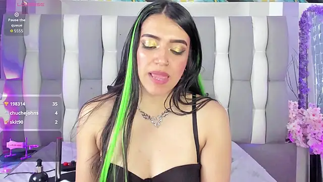 IsaDiiaz online show from 04-19-26, 05:12